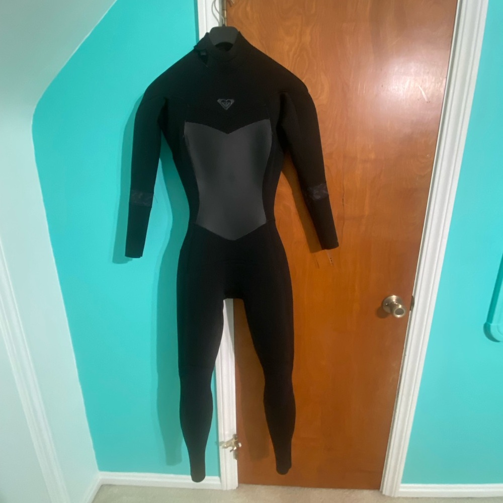 Black Roxy 4/3 synchro Wetsuit